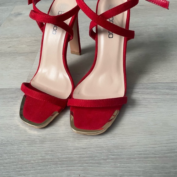 Boohoo suede red heels - Picture 3 of 7